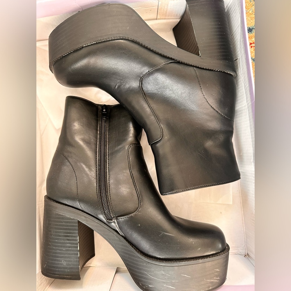 Steve Madden grace platform